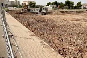 La constructora inicia la excavación de los cimientos del colegio Santa Quitèria de Almassora