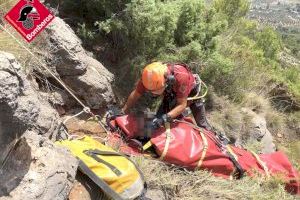 Evacuat en l'helicòpter un home que va patir una caiguda en una zona muntanyenca de Muro d'Alcoi