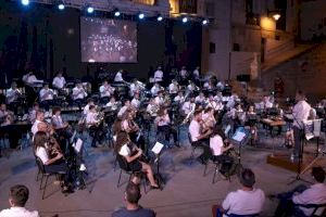 Ontinyent ret homenatge al compositor Mestre Ferrero amb un concert al parc Vicent Andrés Estellés