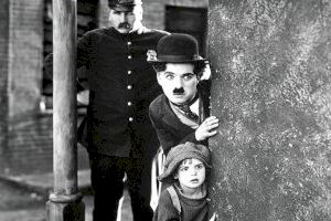 Cultura de la Generalitat presenta en la Filmoteca d’Estiu el clásico del cine mudo ‘El chico’ (1921) de Charles Chaplin