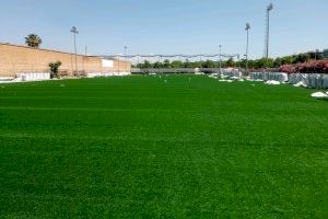 València renueva el césped artificial de 15 pistas de pádel y fútbol-8 en cinco polideportivos municipales