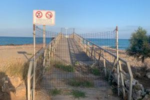 La passarel·la de la platja de Xilxes: quart estiu tancada al públic