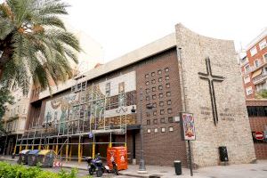 Comienza la restauración del tejado de la Colegiata de San Bartolomé de Valencia en su fase exterior
