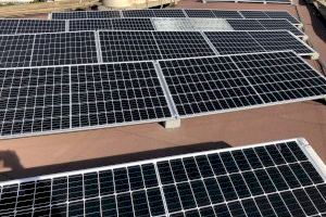 Alicante reducirá su consumo  eléctrico por la instalación de paneles solares fotovoltaicos