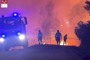 L'incendi d'Assuévar obliga a evacuar a la població