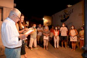 Oropesa del Mar inaugura una nueva placa de su recorrido poético dedicada a la escritora Carmelina Sánchez Cutillas