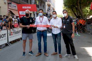 Concluida la salida de la sexta etapa de la Vuelta Ciclista a España desde Requena