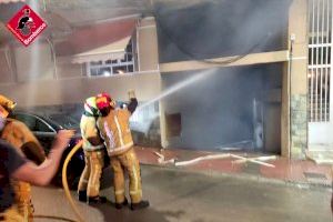 Desalojado un edificio de cinco plantas en Torrevieja por un incendio en la instalación eléctrica