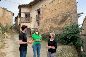Vecinos de Ortells reivindican soluciones al riesgo de derrumbe de viviendas