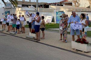 Participació massiva a Moncofa per a reclamar al Govern els espigons que salven les platges