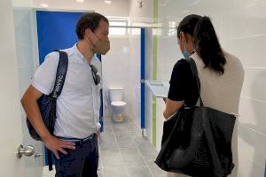 Educación intensifica las mejoras en escuelas con la renovación de los baños del CEIP Fadrell