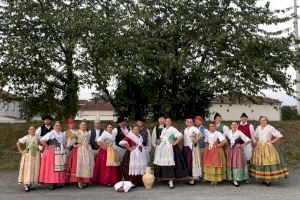 L'Arenilla de Borriana porta la música i balls tradicionals valencians a França