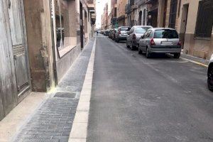 Malestar veïnal a Borriana pel nou asfaltat de carrers en el centre