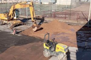 La piscina de Almassora recupera el parking tras una década de barracones del Regina