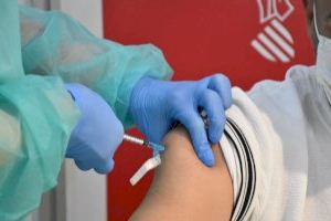 La vacunación contra el Covid se traslada al polideportivo de El Toscar con cerca de 10.000 personas citadas para esta semana