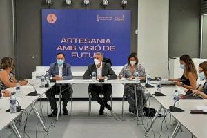 Climent preside la Mesa de la Economía para evaluar el acuerdo social 'Alcem-nos' del gobierno valenciano