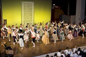 El Festival Internacional de Danses Populars de Crevillent celebra la seua 36 edició aquest dissabte