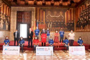 Ximo Puig recibe a las jugadoras que disputarán el ‘XII Campeonato Individual CaixaBank de Raspall Femenino-Trofeo President de la Generalitat’
