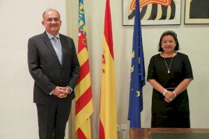 El secretario autonómico para la Unión Europea y Relaciones Externas se ha reunido con la cónsul de Ecuador en Valencia