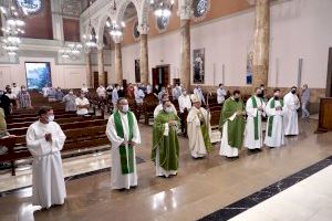 El Seminario Mayor "La Inmaculada" de MOncada celebra la apertura de curso con una eucaristía presidida por el arzobispo