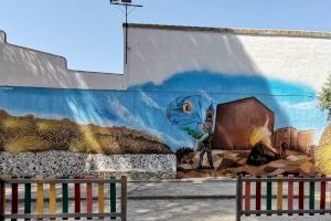 Jóvenes de San antonio realizan un mural conmemorativo en la localidad