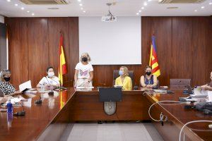 Residentes retoma las reuniones con las asociaciones de ciudadanos extranjeros tras los meses de verano