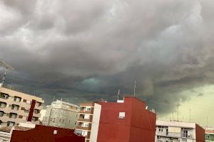 La ciudad de Valencia y alrededores se colapsan ante las fuertes lluvias
