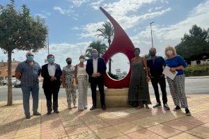 Teulada Moraira inaugura ‘Vida’, la escultura de Quico Torres que rinde homenaje a los donantes de sangre