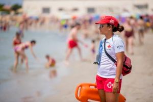 Más de 55.000 personas atendidas en playas por Cruz Roja este verano