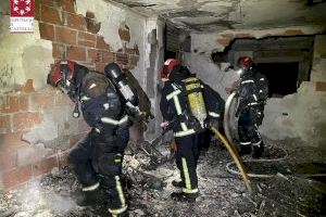 Ocho personas rescatadas y dos heridos en el incendio de una vivienda en Benicàssim