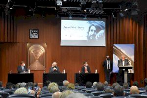 Ximo Puig destaca la "mirada del pensamiento crítico" que caracteriza la vida y la obra de Antoni Miró