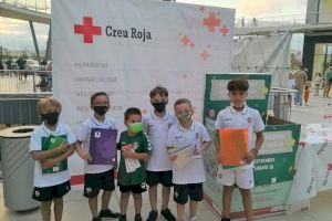 La Cantera Albinegra participa en la recogida solidaria de Cruz Roja