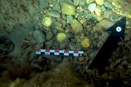 Troben més de cinquanta monedes romanes en el fons marí de Xàbia