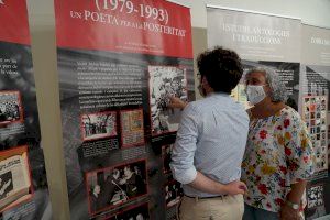 Los actos en memoria del nacimiento de Vicent Andrés Estellés comienzan con una exposición en la Casa de Cultura
