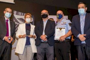 El Ayuntamiento de la Vila Joiosa recibe el reconocimiento del OEDI por su servicio de atención temprana de VioGen en el I Congreso Internacional de Violencia Digital de Elche
