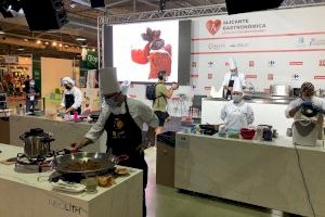 Olga Anikina gana el I Premio Internacional de Cocina Profesional con Dátil de Elche en Alicante Gastronómica