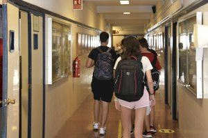 Paiporta abre el plazo de solicitud para las ayudas al transporte para los jóvenes estudiantes