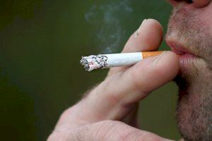 Associacions de no fumadors demanen augmentar el preu del paquet de tabac fins als 10 euros