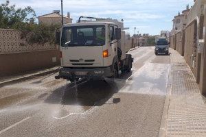 Castalla millora el servei de neteja viària i el reforça amb més aigualeigs als carrers de la localitat