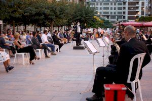 Castelló celebra el 9 de octubre con la Banda Municipal y los premios valencianos del año
