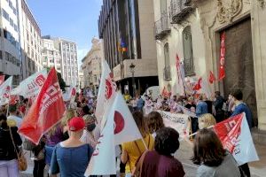 Els empleats de Banc Sabadell reclamen millors condicions davant l'ERO que planteja l'empresa
