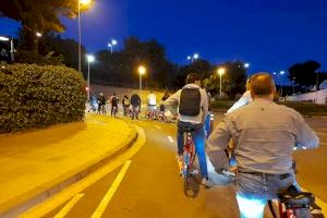 El Ayuntamiento de Alicante participa en la Feria CicloBCN21 y estudia incorporar mejoras en el nuevo servicio de alquiler de bicicletas eléctricas y patinetes en Alicante