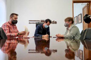 El Ayuntamiento de Elda firma el convenio de colaboración con la AMCE Santa Cecilia