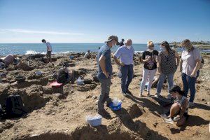 La Diputación de Castellón desarrolla una segunda campaña de excavaciones en el yacimiento del Prat de Cabanes para reforzar su protección frente a la erosión del mar