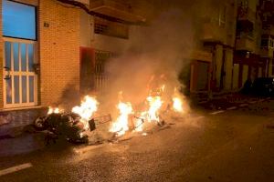 Grave incendio de coches y motos esta madrugada en Alicante