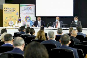 El alcalde de Alicante resalta la importancia de formar al consumidor en la Jornada de la Semana de la Educación Financiera organizada por el Ayuntamiento y el Banco de España