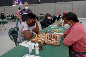 El ajedrecista hindú Iniyan en la ronda final del II Open Internacional de La Nucía