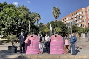 Los iglús de reciclaje de vidrio de Alboraya se vuelven rosas por una buena causa