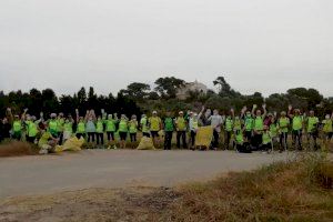 El Ayuntamiento de Sueca colabora con el grupo de senderismo 'Olivetes Xafaes' en su ruta ecológica