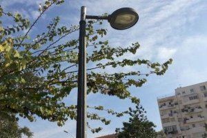 L’Ajuntament inicia una intervenció en Marxalenes per eliminar tots els bàculs de carretera del carrer de Màlaga
